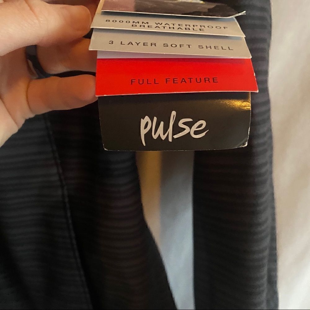 Pulse Waterproof Soft Shell  - Picture 6 of 6